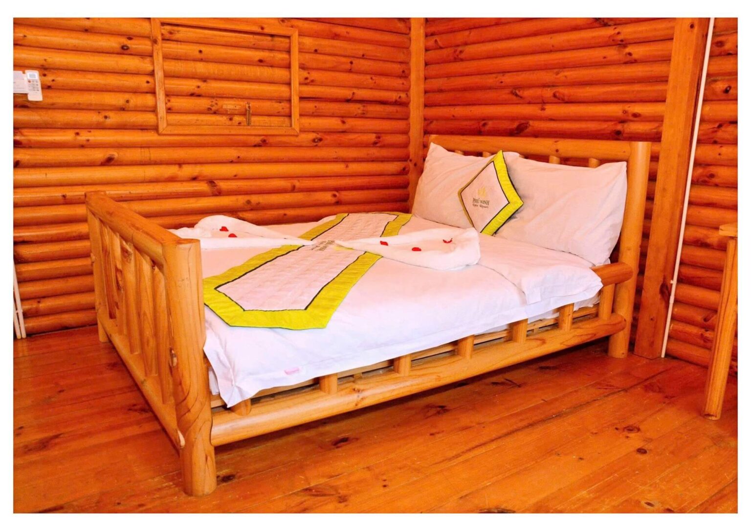 deluxe-lodge-lake-view-2