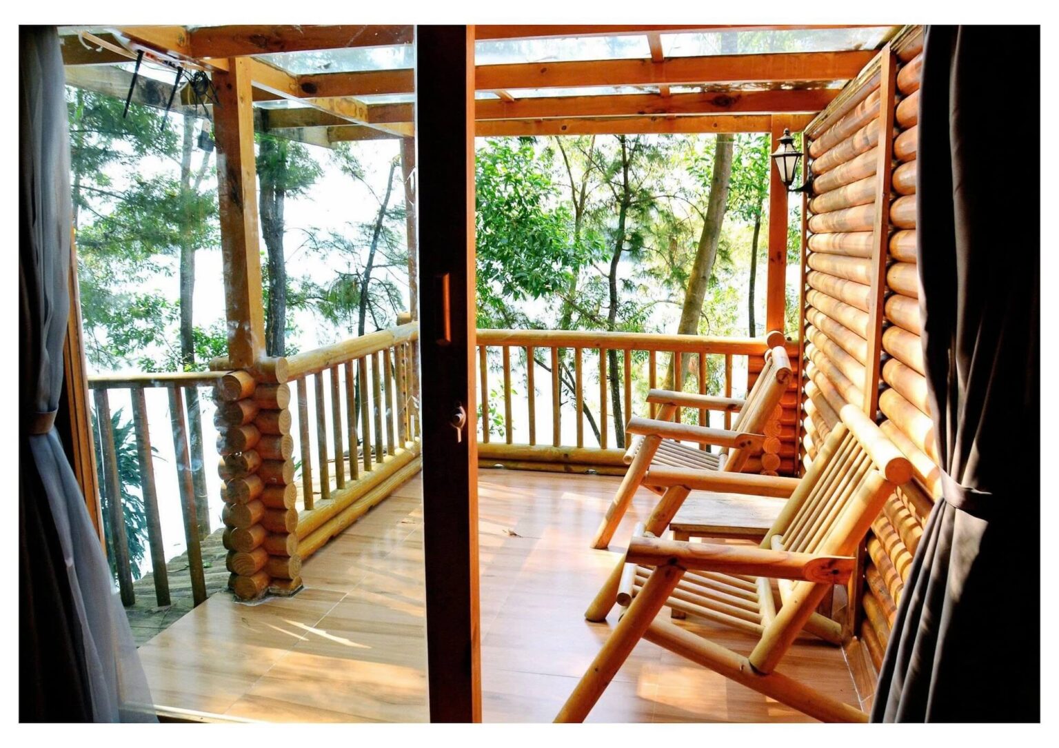 deluxe-lodge-lake-view-4